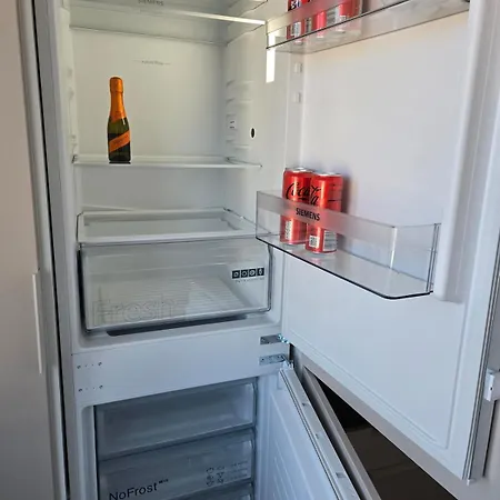 A Beautiful Renovated Floor In Center Апартаменты *