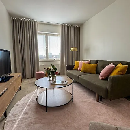 A Beautiful Renovated Floor In Center * Oulu